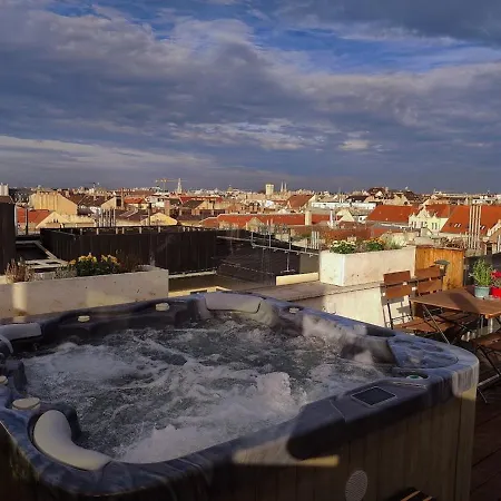 Appartement 360 Panorama • Rooftop Jacuzzi • Downtown Boedapest
